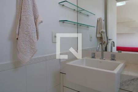 Apartamento à venda com 433m², 4 quartos e 5 vagasPia banheiro da suíte 4