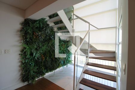 Apartamento à venda com 433m², 4 quartos e 5 vagasEscada para cobertura