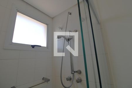 Apartamento à venda com 433m², 4 quartos e 5 vagasChuveiro banheiro da suíte 3