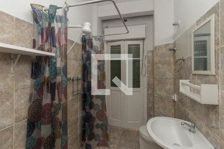 Banheiro de kitnet/studio para alugar com 1 quarto, 40m² em Santa Ifigênia, São Paulo