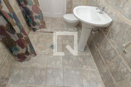 Banheiro de kitnet/studio para alugar com 1 quarto, 40m² em Santa Ifigênia, São Paulo