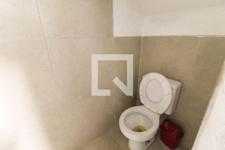 Banheiro de kitnet/studio para alugar com 1 quarto, 18m² em Mooca, São Paulo