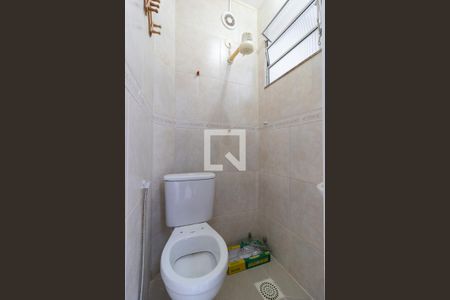 Banheiro de kitnet/studio para alugar com 1 quarto, 22m² em Tijuca, Rio de Janeiro