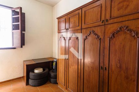 Casa à venda com 300m², 5 quartos e 3 vagasQuarto 4 na Casa de Fundos