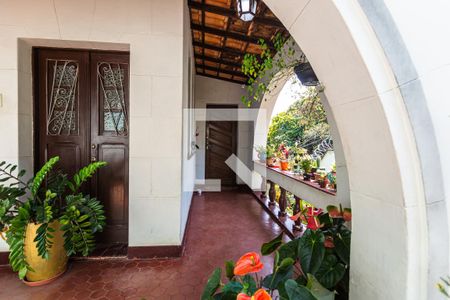 Casa à venda com 300m², 5 quartos e 3 vagasAlpendre