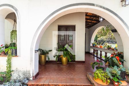 Casa à venda com 300m², 5 quartos e 3 vagasAlpendre