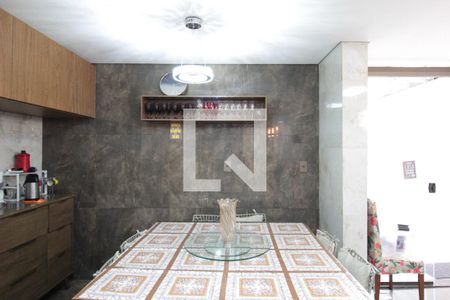 Apartamento à venda com 180m², 3 quartos e 2 vagasCozinha