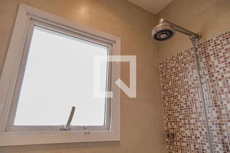 Apartamento à venda com 130m², 2 quartos e 3 vagas Apartamento à venda com 130m², 2 quartos e 3 vagasBanheiro da Suíte - Chuveiro