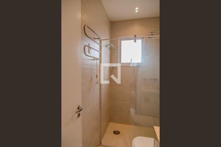 Apartamento à venda com 130m², 2 quartos e 3 vagas Apartamento à venda com 130m², 2 quartos e 3 vagasBanheiro da Suíte