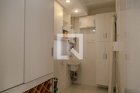 Apartamento à venda com 130m², 2 quartos e 3 vagas Apartamento à venda com 130m², 2 quartos e 3 vagasÁrea de Serviço