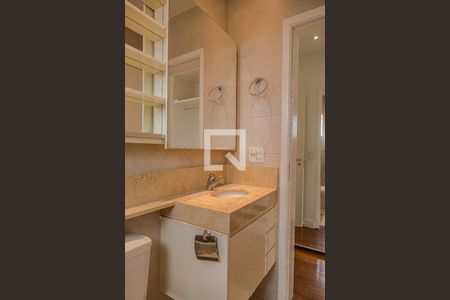 Apartamento à venda com 130m², 2 quartos e 3 vagas Apartamento à venda com 130m², 2 quartos e 3 vagasBanheiro da Suíte