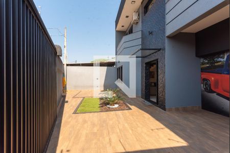 Casa à venda com 420m², 4 quartos e 4 vagas Casa à venda com 420m², 4 quartos e 4 vagasGaragem