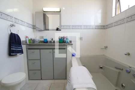 Casa à venda com 175m², 3 quartos e 2 vagasBanheiro