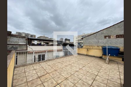 Casa à venda com 100m², 3 quartos e 1 vaga Casa à venda com 100m², 3 quartos e 1 vagaTerraço