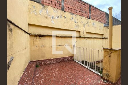 Casa à venda com 100m², 3 quartos e 1 vaga Casa à venda com 100m², 3 quartos e 1 vagaVaranda