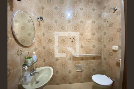 Casa à venda com 100m², 3 quartos e 1 vaga Casa à venda com 100m², 3 quartos e 1 vagaBanheiro 2