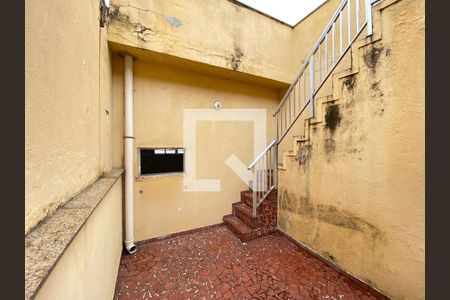 Casa à venda com 100m², 3 quartos e 1 vaga Casa à venda com 100m², 3 quartos e 1 vagaVaranda