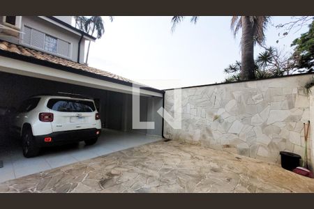 Casa à venda com 450m², 3 quartos e 6 vagas Casa à venda com 450m², 3 quartos e 6 vagasGaragem