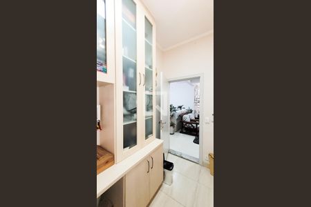 Casa à venda com 450m², 3 quartos e 6 vagas Casa à venda com 450m², 3 quartos e 6 vagasEscritório