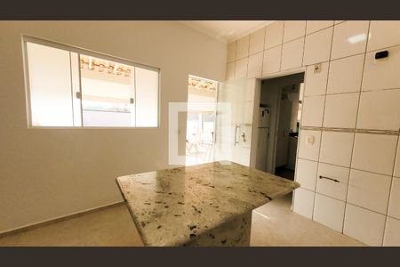 Casa à venda com 450m², 3 quartos e 6 vagas Casa à venda com 450m², 3 quartos e 6 vagasCozinha