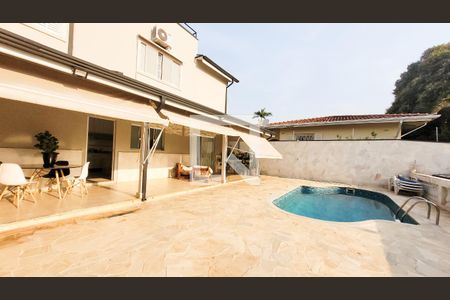 Casa à venda com 450m², 3 quartos e 6 vagas Casa à venda com 450m², 3 quartos e 6 vagasÁrea gourmet