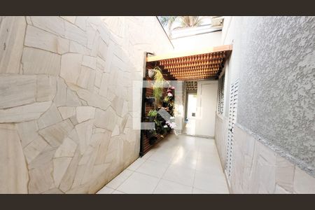 Casa à venda com 450m², 3 quartos e 6 vagas Casa à venda com 450m², 3 quartos e 6 vagasVaranda