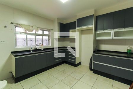 Casa à venda com 110m², 4 quartos e 3 vagas Casa à venda com 110m², 4 quartos e 3 vagasCozinha