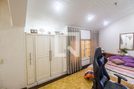 Casa à venda com 400m², 5 quartos e 6 vagas Casa à venda com 400m², 5 quartos e 6 vagasQuarto 5
