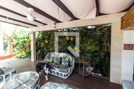 Casa à venda com 400m², 5 quartos e 6 vagas Casa à venda com 400m², 5 quartos e 6 vagasÁrea gourmet