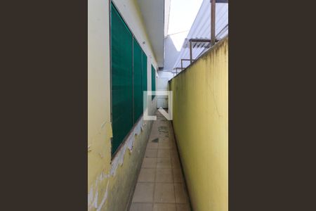 Casa à venda com 300m², 4 quartos e 6 vagas Casa à venda com 300m², 4 quartos e 6 vagasCorredor