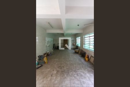 Casa à venda com 300m², 4 quartos e 6 vagas Casa à venda com 300m², 4 quartos e 6 vagasÁrea externa