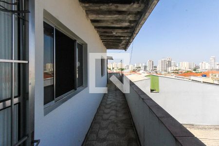 Casa à venda com 300m², 4 quartos e 6 vagas Casa à venda com 300m², 4 quartos e 6 vagasVaranda