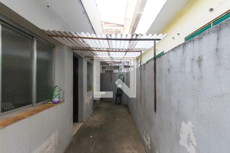 Casa à venda com 300m², 4 quartos e 6 vagas Casa à venda com 300m², 4 quartos e 6 vagasCorredor externo