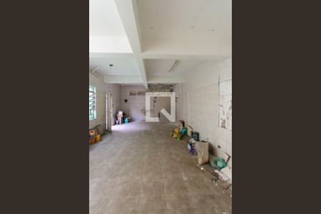 Casa à venda com 300m², 4 quartos e 6 vagas Casa à venda com 300m², 4 quartos e 6 vagasÁrea externa