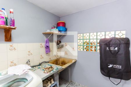 Casa à venda com 300m², 2 quartos e 4 vagas Casa à venda com 300m², 2 quartos e 4 vagasÁrea de Serviço