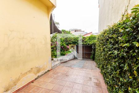 Casa à venda com 300m², 2 quartos e 4 vagas Casa à venda com 300m², 2 quartos e 4 vagasGaragem