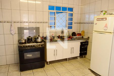 Casa à venda com 280m², 2 quartos e 6 vagas Casa à venda com 280m², 2 quartos e 6 vagasCozinha
