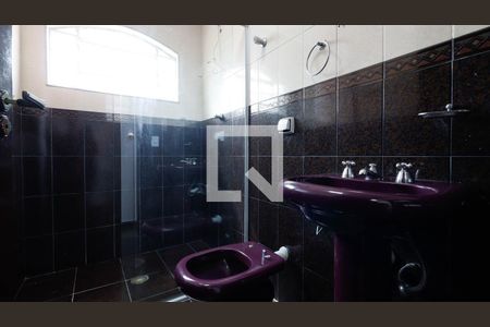 Casa à venda com 264m², 3 quartos e 3 vagas Casa à venda com 264m², 3 quartos e 3 vagasBanheiro