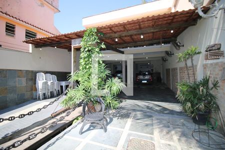 Casa à venda com 110m², 3 quartos e 8 vagasQuintal e Garagem