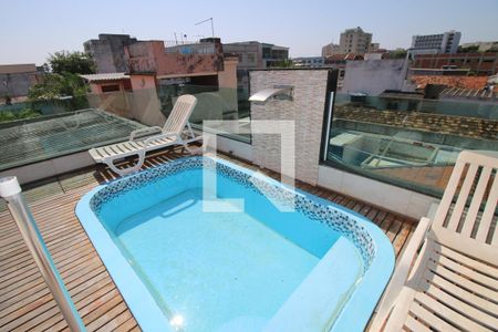 Casa à venda com 110m², 3 quartos e 8 vagasPiscina
