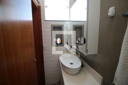 Casa à venda com 110m², 3 quartos e 8 vagasBanheiro da Suíte 1