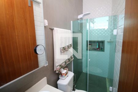 Casa à venda com 110m², 3 quartos e 8 vagasBanheiro da Suíte 1