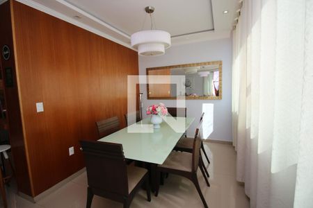 Casa à venda com 110m², 3 quartos e 8 vagasSala