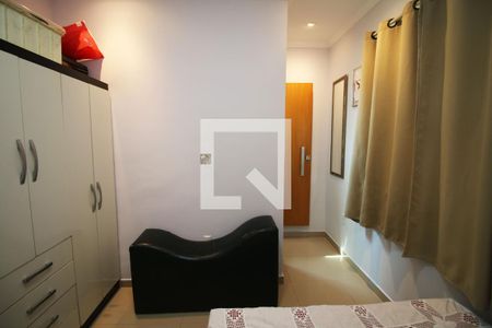 Casa à venda com 110m², 3 quartos e 8 vagasQuarto 2 - Suíte