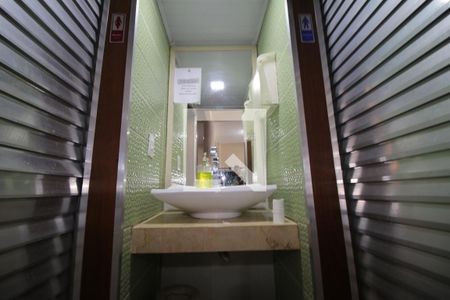 Casa à venda com 110m², 3 quartos e 8 vagasBanheiro de serviço 2