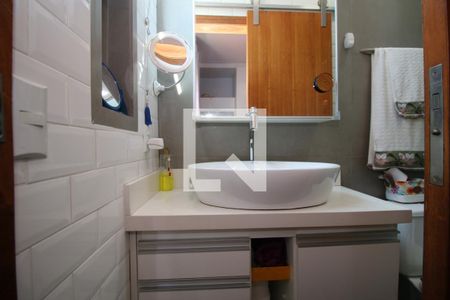 Casa à venda com 110m², 3 quartos e 8 vagasBanheiro da Suíte 1