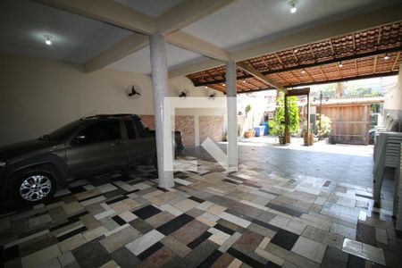 Casa à venda com 110m², 3 quartos e 8 vagasQuintal e Garagem