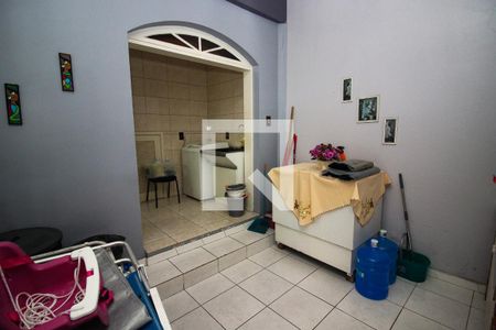 Casa à venda com 400m², 4 quartos e 6 vagas Casa à venda com 400m², 4 quartos e 6 vagasÁrea de Serviço