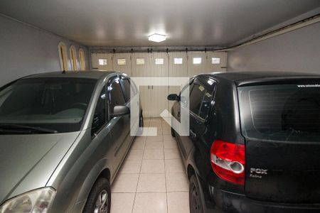 Casa à venda com 400m², 4 quartos e 6 vagas Casa à venda com 400m², 4 quartos e 6 vagasGaragem