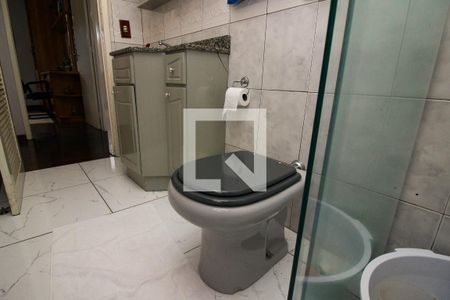 Casa à venda com 400m², 4 quartos e 6 vagas Casa à venda com 400m², 4 quartos e 6 vagasBanheiro Social